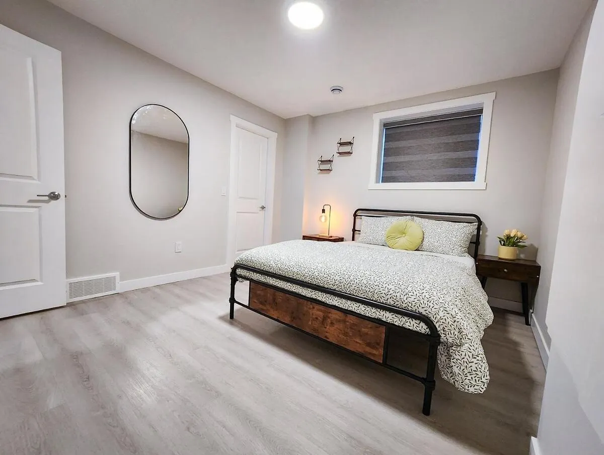 Calgary Cozy Nest 2Br Suite 0*,