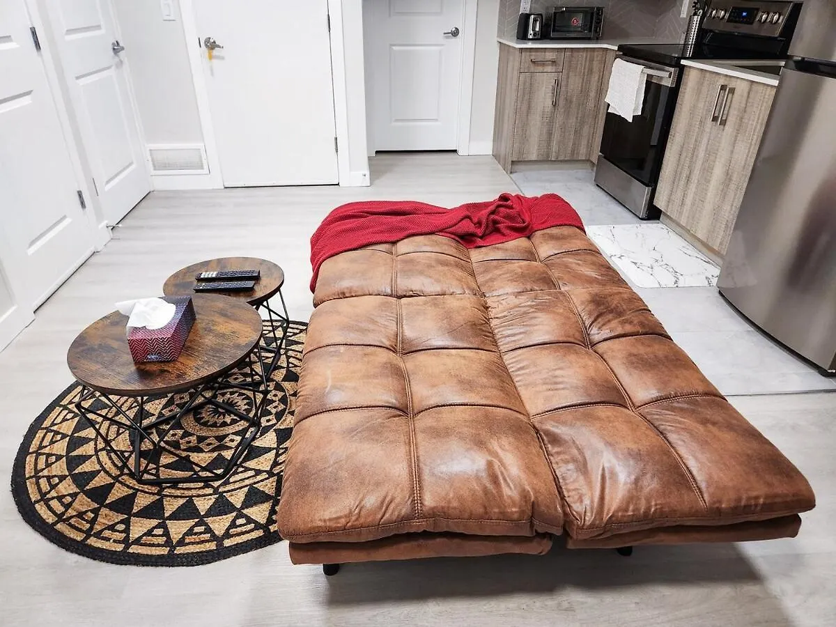 Calgary Cozy Nest 2Br Suite 0*,